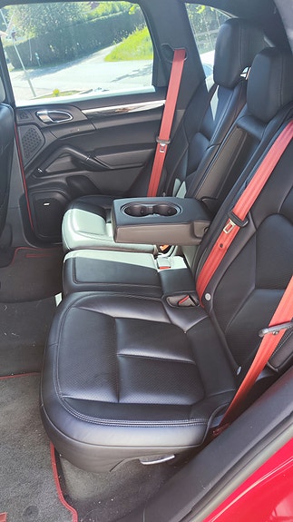 Porsche Cayenne 5 of 10
