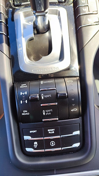 Porsche Cayenne 8 of 10