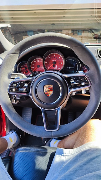 Porsche Cayenne 9 of 10