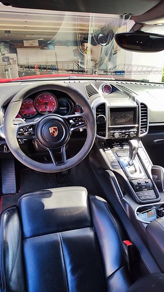 Porsche Cayenne 7 of 10
