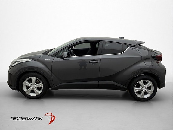 Toyota C-HR 2 of 30