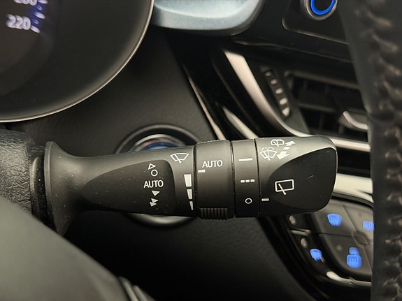 Toyota C-HR 25 of 30