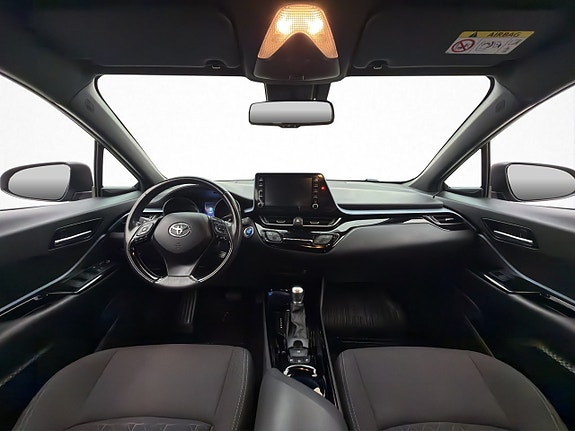 Toyota C-HR 12 of 30