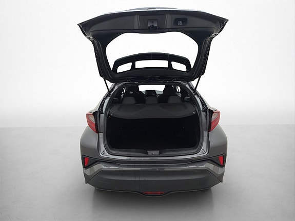 Toyota C-HR 8 of 30