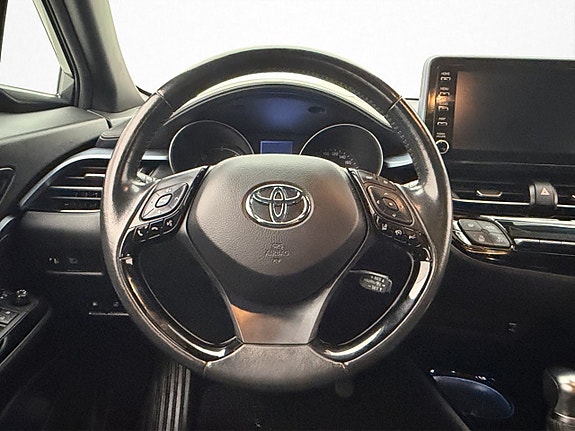 Toyota C-HR 13 of 30