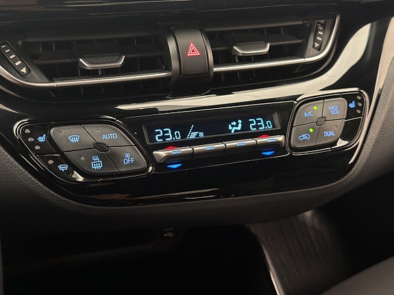 Toyota C-HR 20 of 30