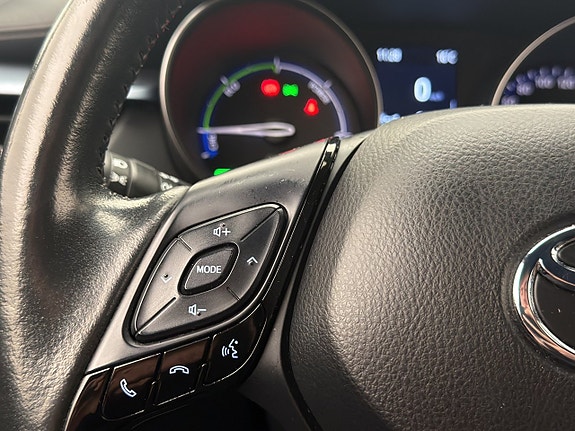 Toyota C-HR 23 of 30