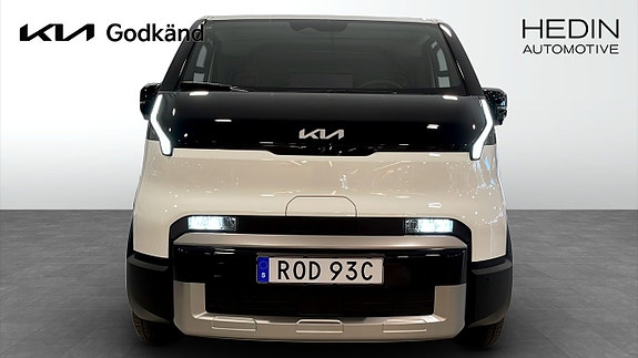 Kia PV5 8 of 12