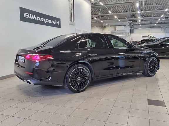 Mercedes-Benz E300 de 4 of 19