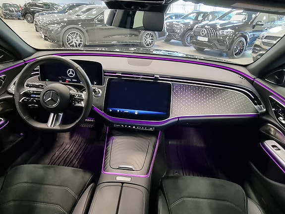 Mercedes-Benz E300 de 13 of 19