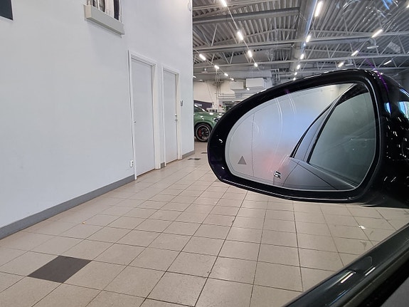 Mercedes-Benz E300 de 16 of 19