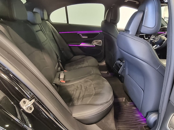 Mercedes-Benz E300 de 12 of 19