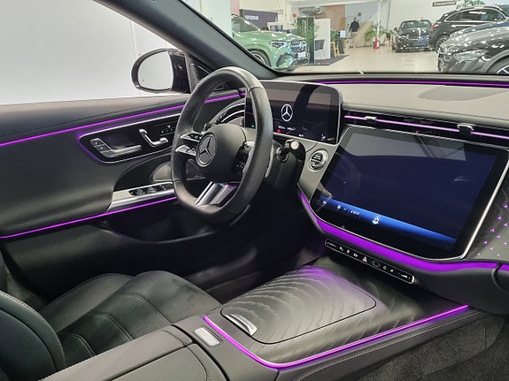 Mercedes-Benz E300 de 11 of 19