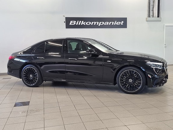 Mercedes-Benz E300 de 2 of 19