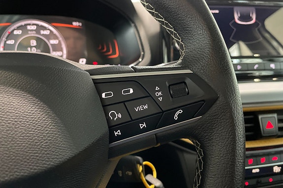 Seat Arona 17 of 23