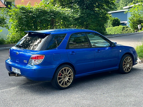 Subaru Impreza 4 of 9
