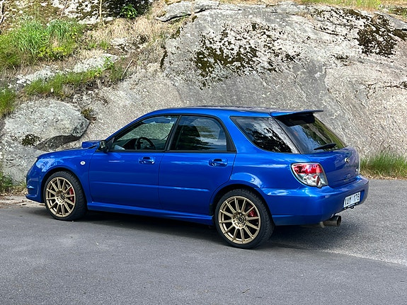 Subaru Impreza 2 of 9