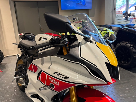 Yamaha R7 World GP 60th Anniversary Edi.  65mil 2 of 10