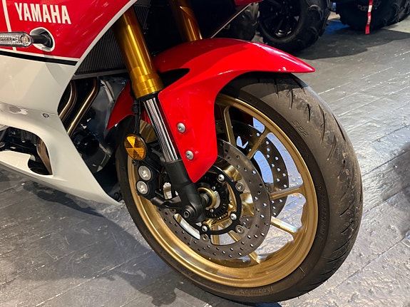 Yamaha R7 World GP 60th Anniversary Edi.  65mil 9 of 10