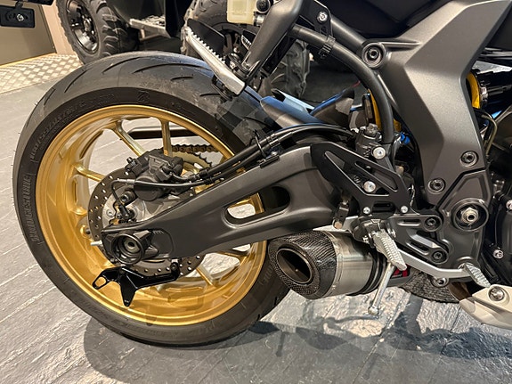 Yamaha R7 World GP 60th Anniversary Edi.  65mil 8 of 10