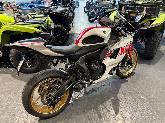 Yamaha R7 World GP 60th Anniversary Edi.  65mil 3 of 10