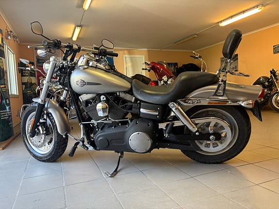 Harley-Davidson Fat Bob 1.6 Twin Cam  3247 mil / Nybesiktad 3 of 8
