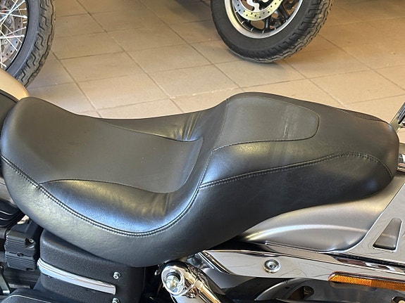 Harley-Davidson Fat Bob 1.6 Twin Cam  3247 mil / Nybesiktad 5 of 8