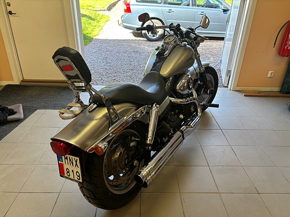 Harley-Davidson Fat Bob 1.6 Twin Cam  3247 mil / Nybesiktad 2 of 8