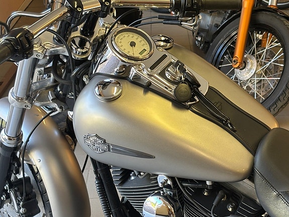 Harley-Davidson Fat Bob 1.6 Twin Cam  3247 mil / Nybesiktad 4 of 8