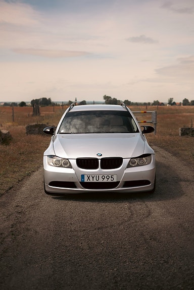 BMW 320d 2 of 15