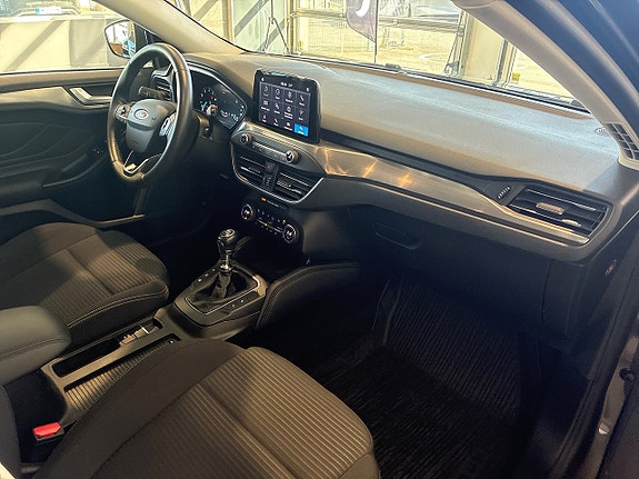 Ford Focus 9 of 17