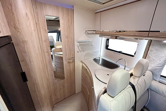 Eura Mobil IL 720 EB 160hk AUTOMAT 9-vxl LÅNGBÄDDAR - ALDE - Cykelställ 10 of 30