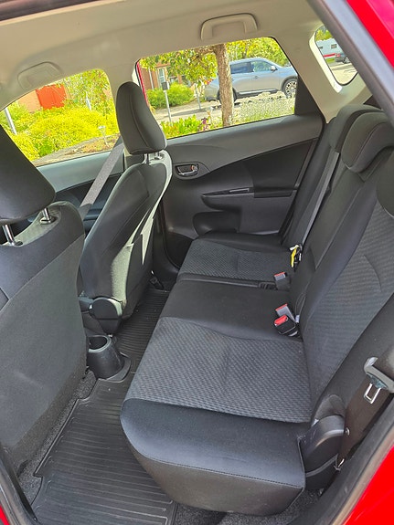 Toyota Verso-S 4 of 20