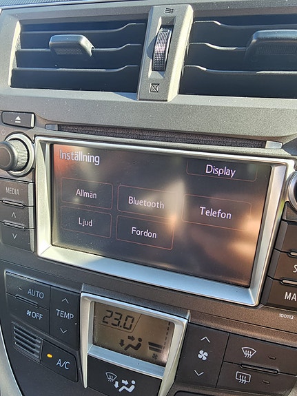 Toyota Verso-S 17 of 20
