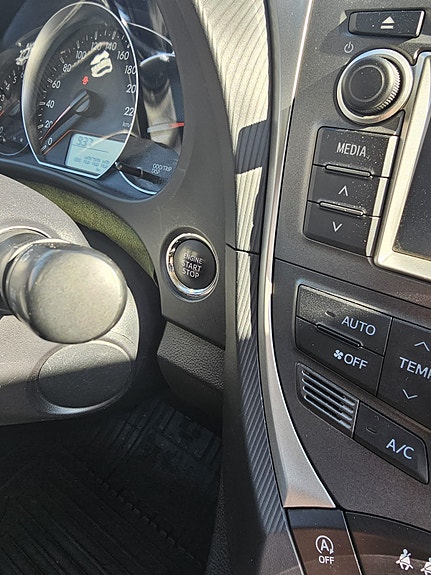Toyota Verso-S 13 of 15