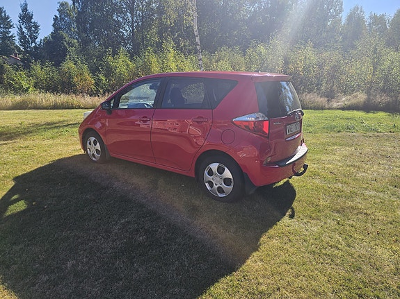 Toyota Verso-S 3 of 15
