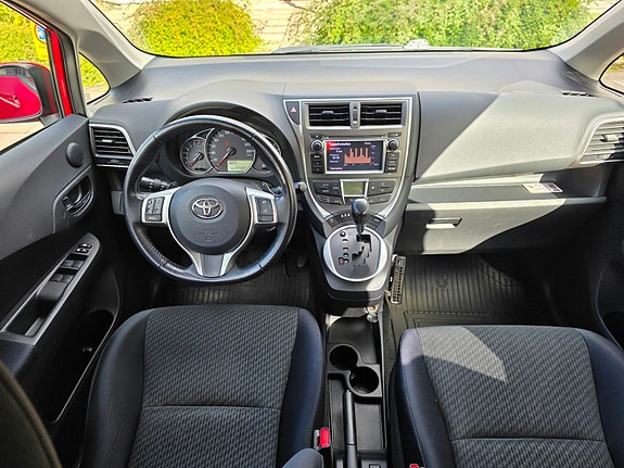 Toyota Verso-S 2 of 20