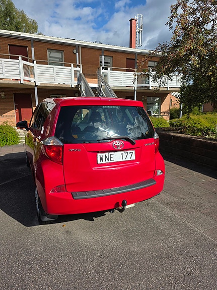 Toyota Verso-S 3 of 20