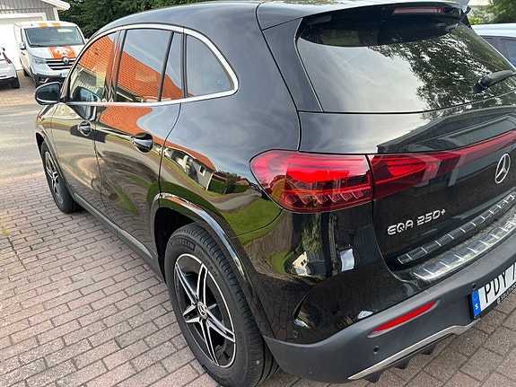 Mercedes-Benz EQA250+ 2 of 5