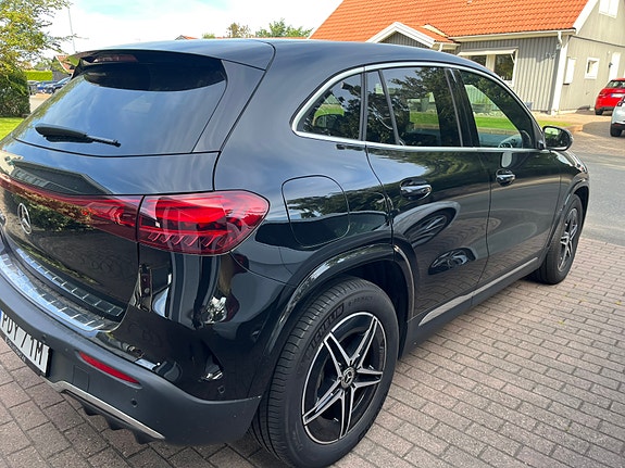 Mercedes-Benz EQA250+ 3 of 5