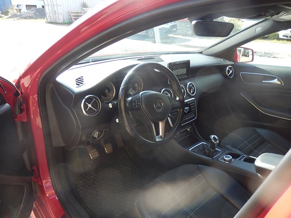 Mercedes-Benz A180 5 of 6