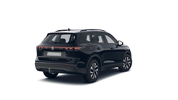 Volkswagen Tiguan 2 of 3