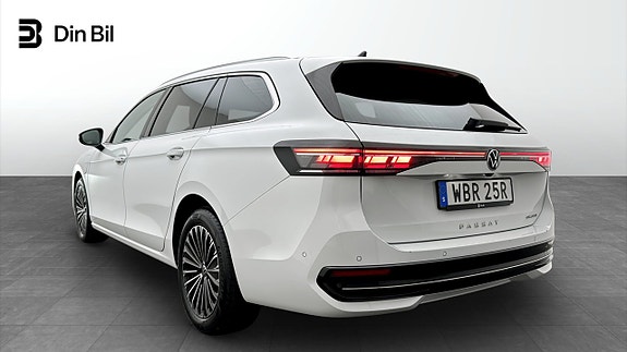 Volkswagen Passat 3 of 19