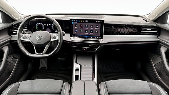Volkswagen Passat 10 of 19