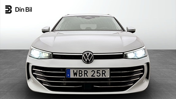 Volkswagen Passat 4 of 19