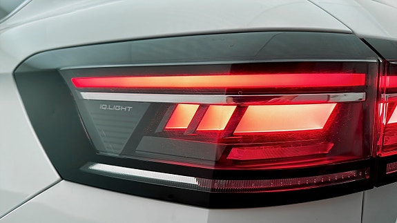 Volkswagen Passat 19 of 19