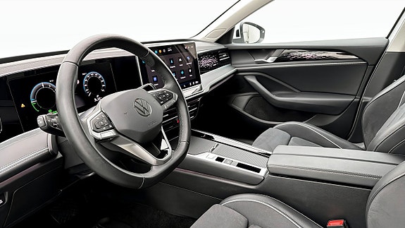 Volkswagen Passat 7 of 19