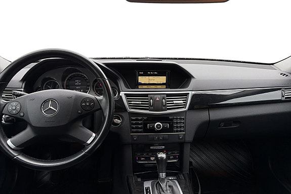 Mercedes-Benz E220 8 of 11