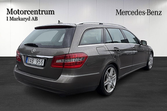 Mercedes-Benz E220 4 of 11