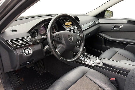 Mercedes-Benz E220 6 of 11